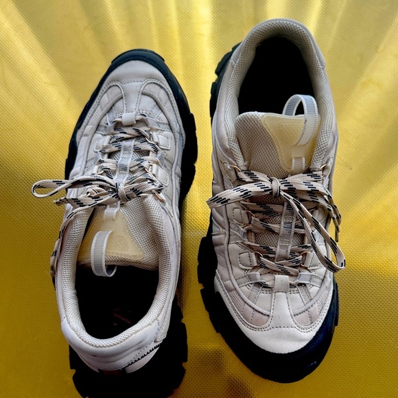 Zara White and Black Sneakers - Picture 1 of 6